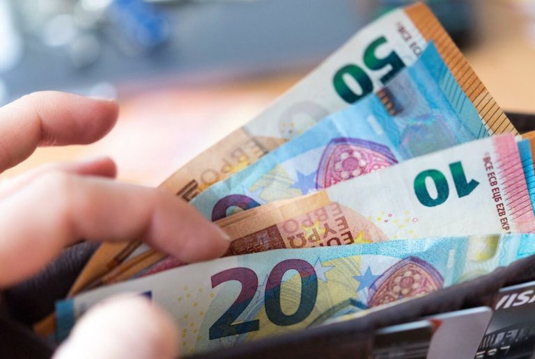 Produktet e markave ndërkombëtare në Shqipëri kushtojnë 83 për qind më shtrenjtë se në BE
